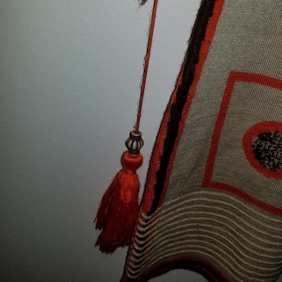 Love Culture Short Sleeve Sweater - Picture 2 of 3